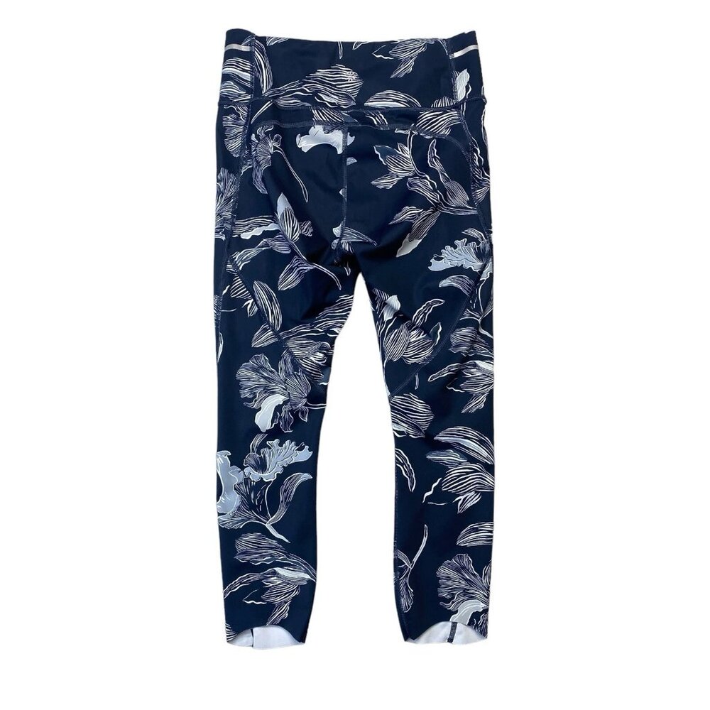 Athleta SIZE Small water flower SALUTATION leggings capris navy blue with white